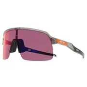 Oakley OO9463 SUTRO LITE 946368, Grey frame, Prizm™ Road Violet lenses, view 2