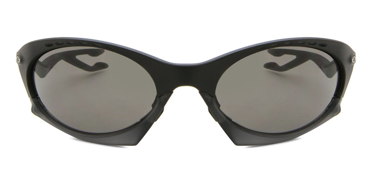 Oakley OO9437 PLANTARIS 943701, Black frame, Prizm™ Grey lenses