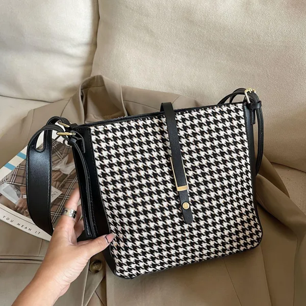 Retro One-shoulder Bucket Bag Houndstooth Tweed Sliver Bag Fashionable and Versatile Women s Bag